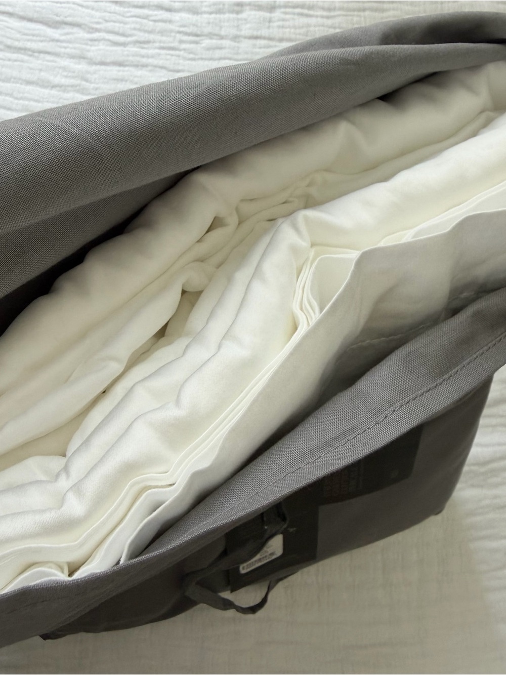 Restoration Hardware White ITALIAN GARMENT-DYED COTTON PERCALE SHEET SET - Picture 4 of 8